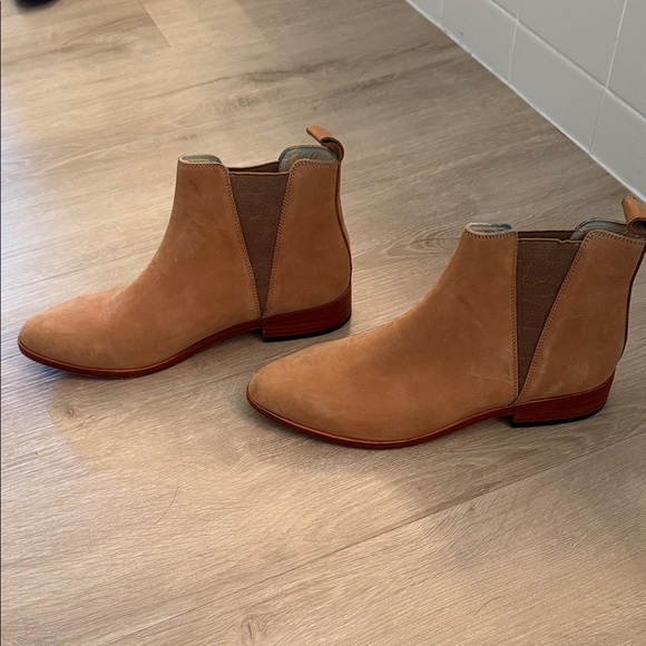 Nisolo Tan Leather Ankle Booties